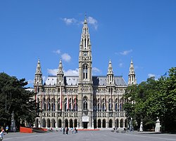 Rathaus Vienna June 2006 165